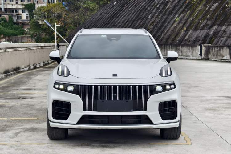 Used Lynk & Co 09 2021 2.0T Halo Six-Seater Exterior 3