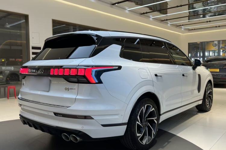 Used Lynk & Co 09 2021 2.0T Halo Six-Seater Exterior 4