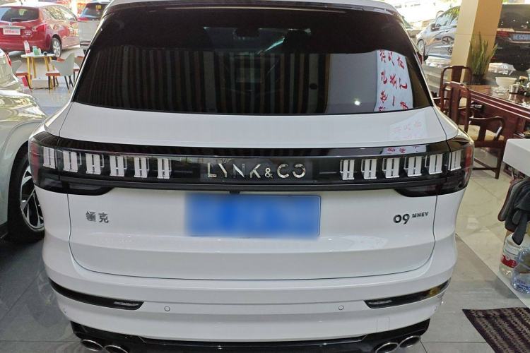 Used Lynk & Co 09 2021 2.0T Halo Six-Seater Exterior 5