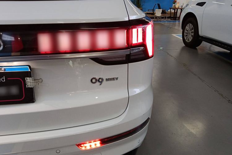 Used Lynk & Co 09 2021 2.0T Ultra Six-Seater Exterior 6