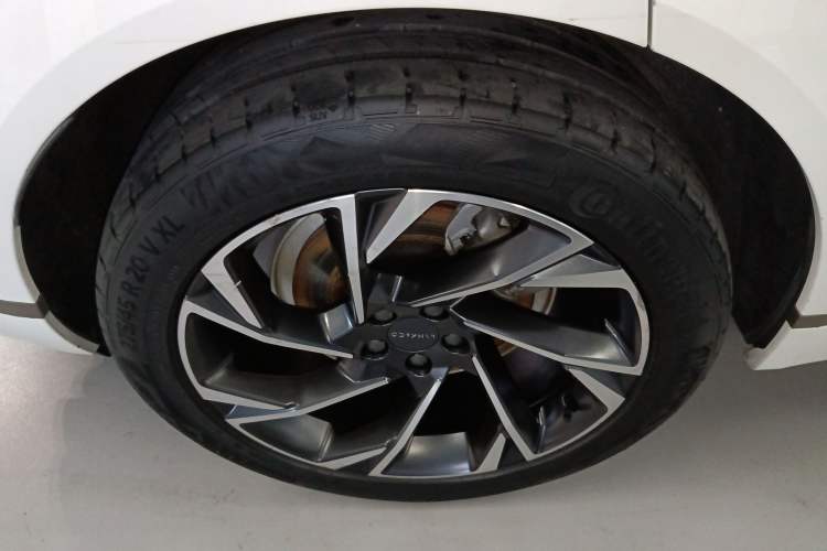 Used Lynk & Co 09 2021 2.0T Ultra Six-Seater Exterior 8