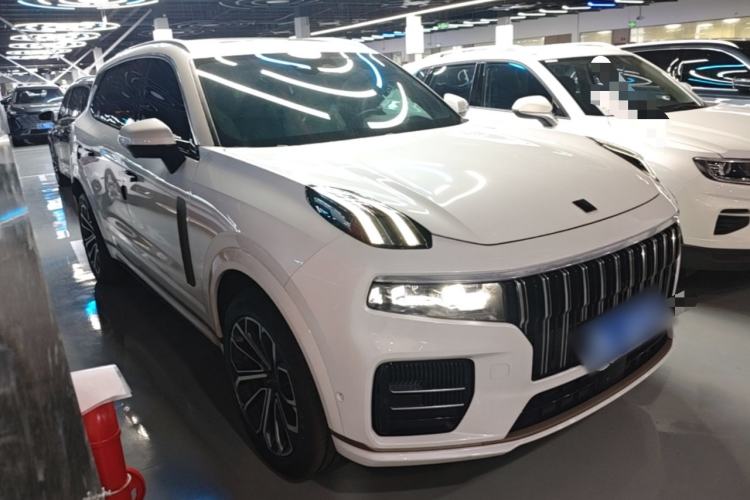 Used Lynk & Co 09 2021 2.0T Ultra 7-Seater Front Right 45 Deg