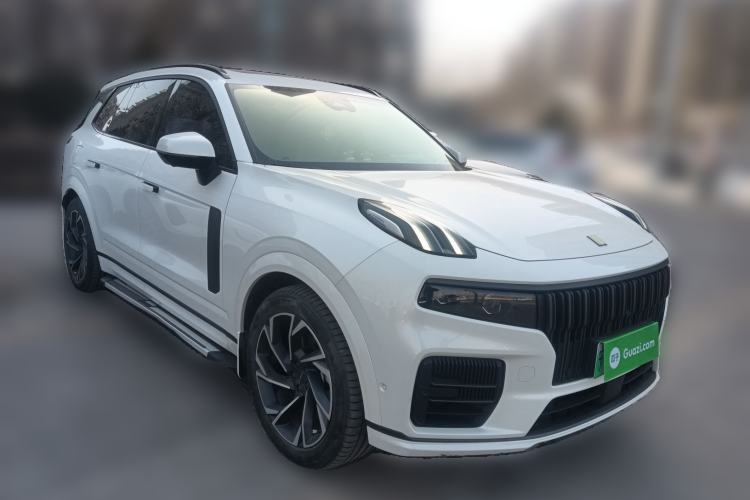 Used Lynk & Co 09 2021 2.0T Halo Seven-Seater Front Right 45 Deg