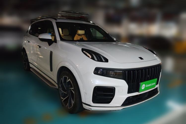 Used Lynk & Co 09 2021 2.0T Halo Seven-Seater Front Right 45 Deg
