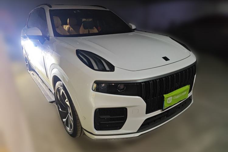 Used Lynk & Co 09 2021 2.0T Halo Six-Seater Front Right 45 Deg