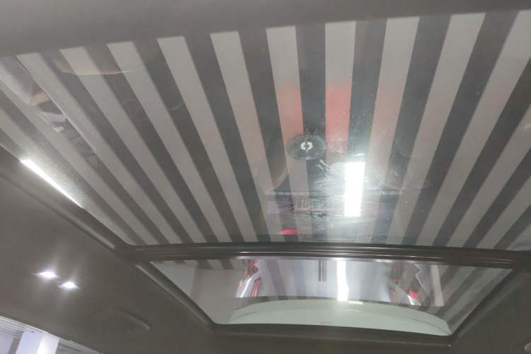 Used Lynk & Co 09 2021 2.0T Halo Six-Seater Headliner