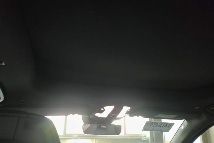 Used Lynk & Co 09 2021 2.0T Ultra Six-Seater Headliner