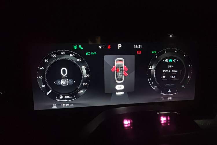 Used Lynk & Co 09 2021 2.0T Halo Six-Seater Instrument Cluster
