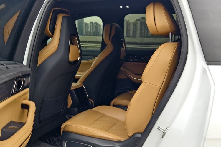 Used Lynk & Co 09 2021 2.0T Halo Six-Seater Interior 1
