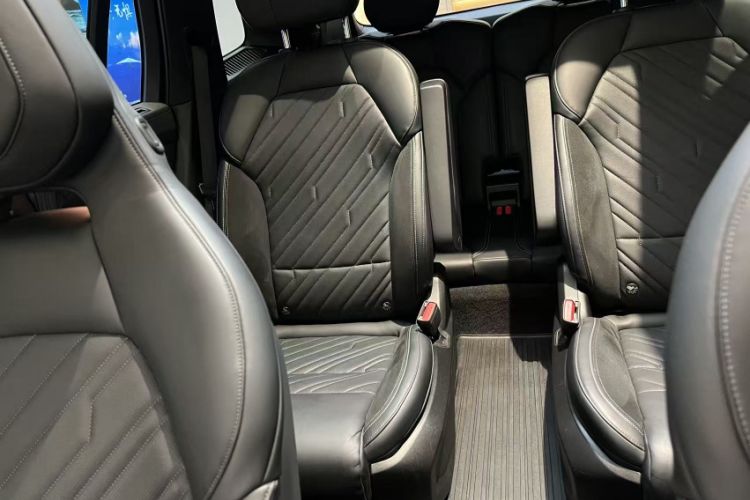 Used Lynk & Co 09 2021 2.0T Halo Six-Seater Interior 5