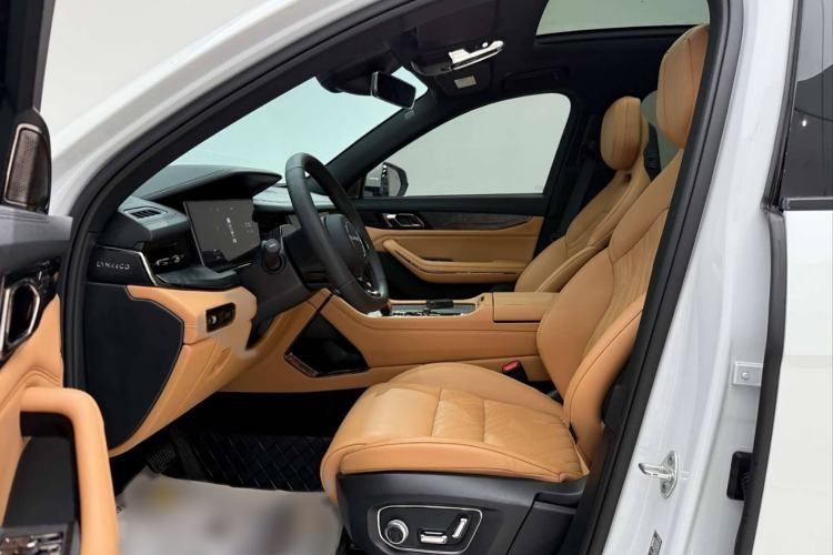 Used Lynk & Co 09 2021 2.0T Halo Six-Seater Interior 6
