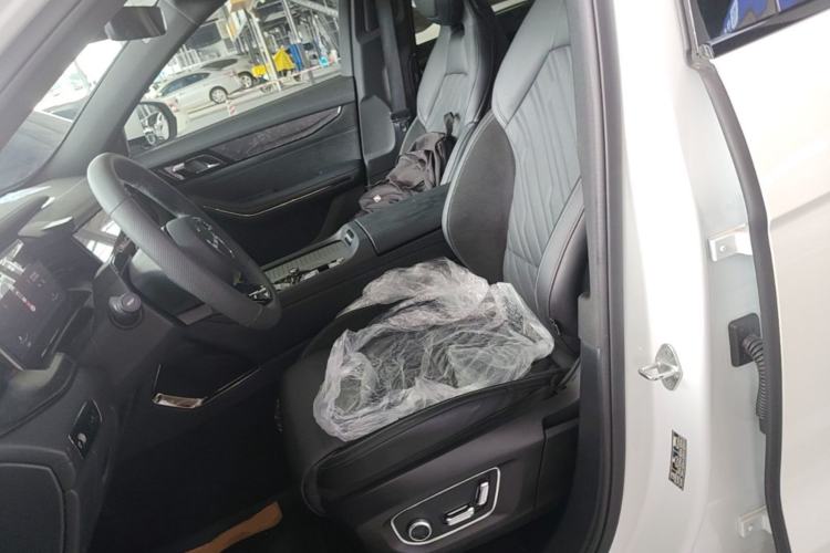 Used Lynk & Co 09 2021 2.0T Halo Six-Seater Left Front Seat