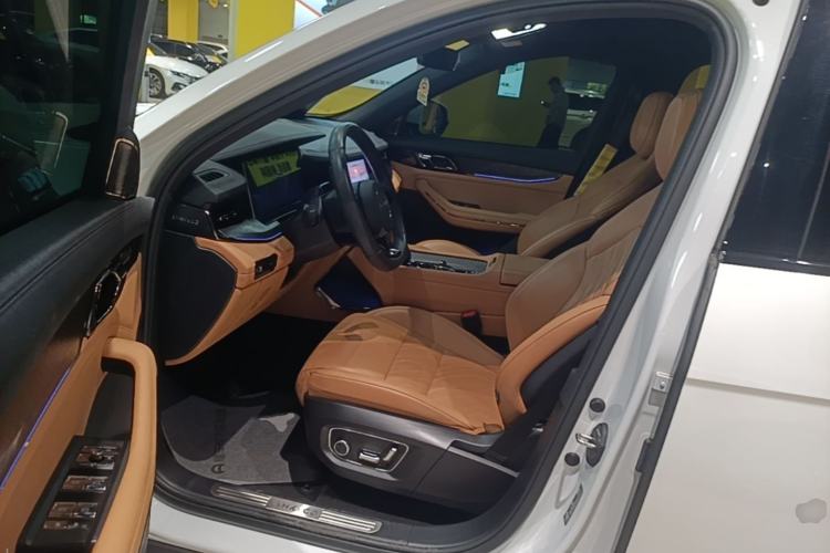 Used Lynk & Co 09 2021 2.0T Halo Six-Seater Left Front Seat