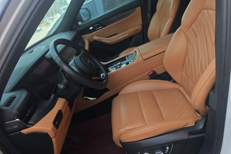 Used Lynk & Co 09 2021 2.0T Halo Seven-Seater Left Front Seat