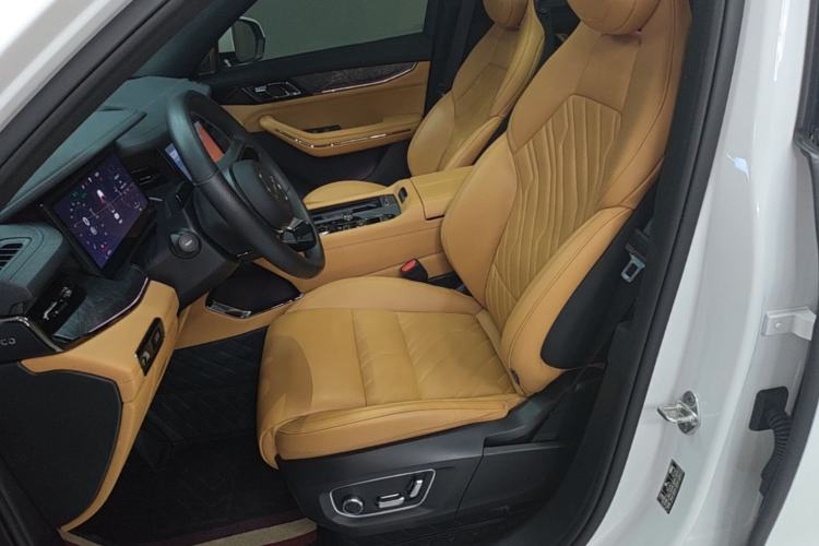 Used Lynk & Co 09 2021 2.0T Halo Seven-Seater Left Front Seat