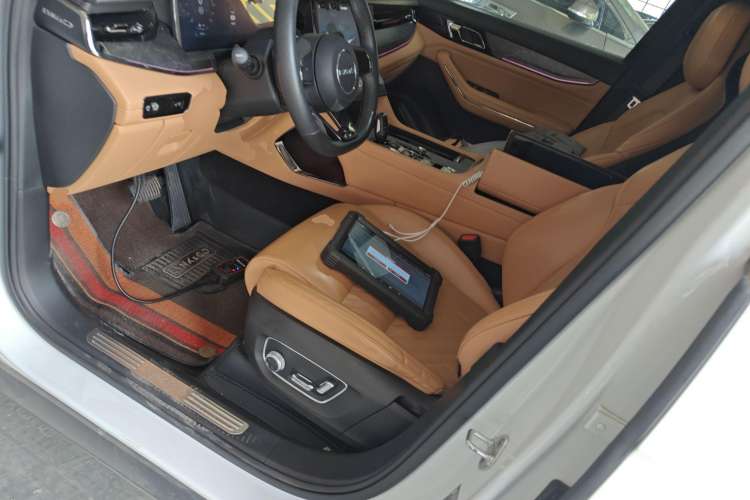 Used Lynk & Co 09 2021 2.0T Halo Six-Seater Left Front Seat