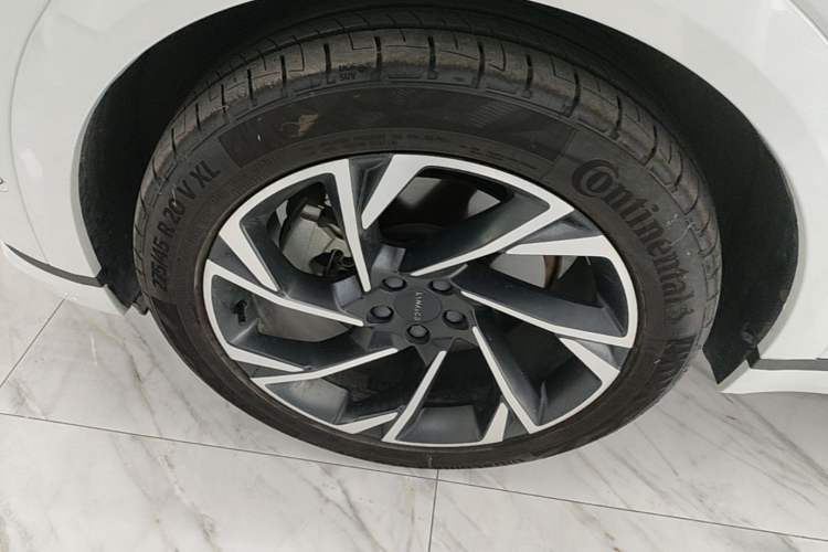 Used Lynk & Co 09 2021 2.0T Halo Six-Seater Left Front Wheel Hub