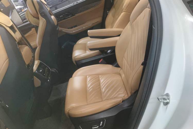 Used Lynk & Co 09 2021 2.0T Halo Six-Seater Left Rear Seat