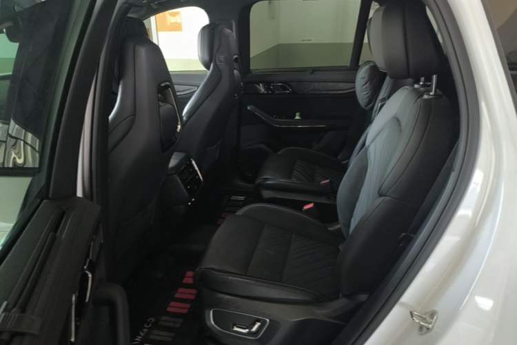 Used Lynk & Co 09 2021 2.0T Ultra Six-Seater Left Rear Seat