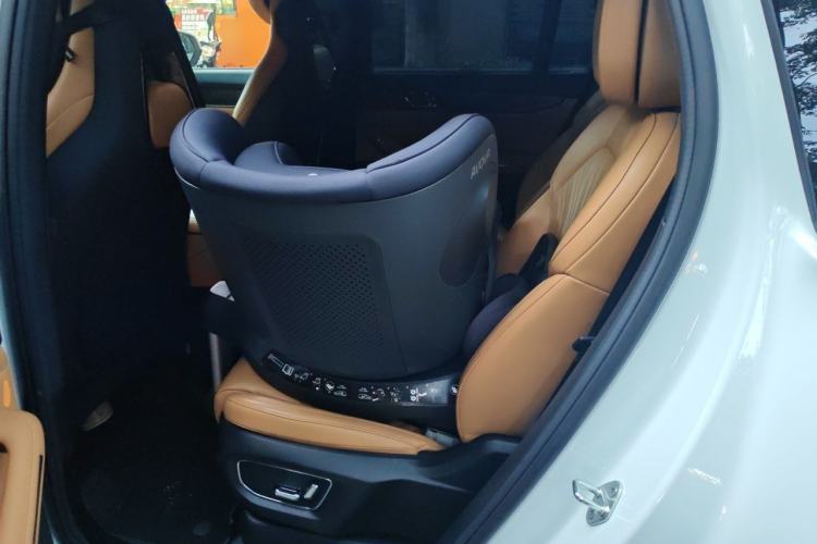 Used Lynk & Co 09 2021 2.0T Halo Six-Seater Left Rear Seat