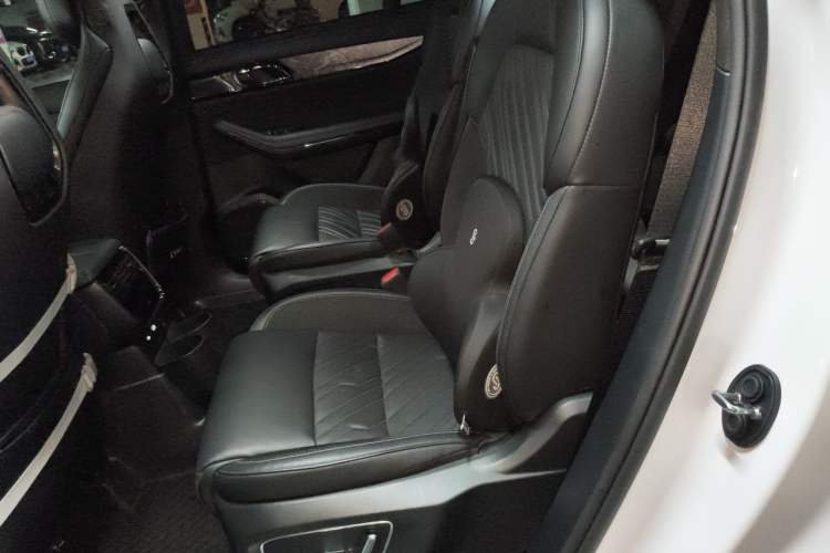 Used Lynk & Co 09 2021 2.0T Halo Six-Seater Left Rear Seat