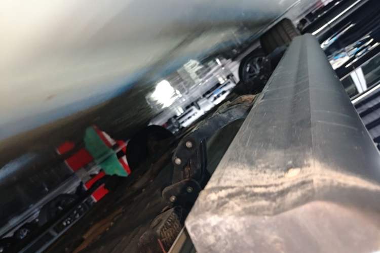 Used Lynk & Co 09 2021 2.0T Ultra 7-Seater Left Side Sill