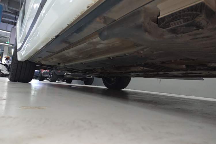 Used Lynk & Co 09 2021 2.0T Halo Seven-Seater Left Side Sill