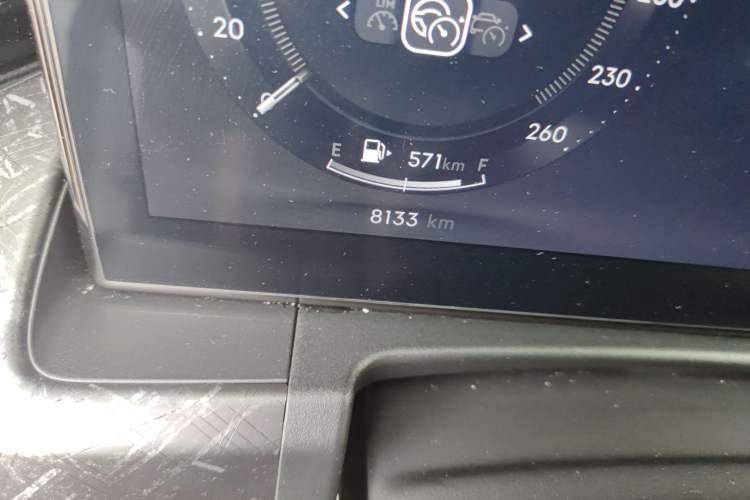 Used Lynk & Co 09 2021 2.0T Halo Six-Seater Odometer Close Up