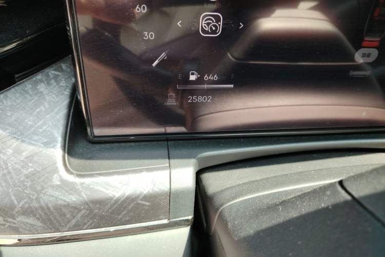 Used Lynk & Co 09 2021 2.0T Halo Six-Seater Odometer Close Up