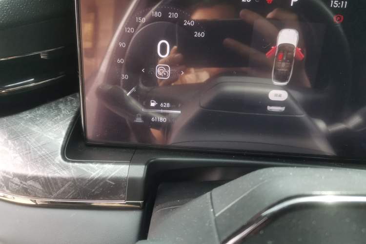 Used Lynk & Co 09 2021 2.0T Halo Six-Seater Odometer Close Up