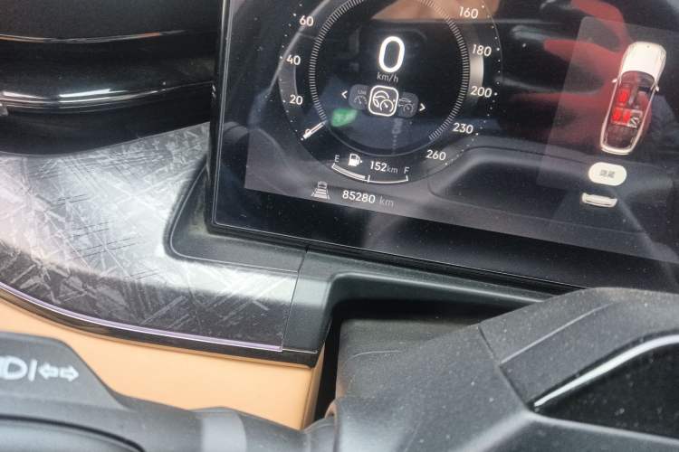 Used Lynk & Co 09 2021 2.0T Halo Seven-Seater Odometer Close Up