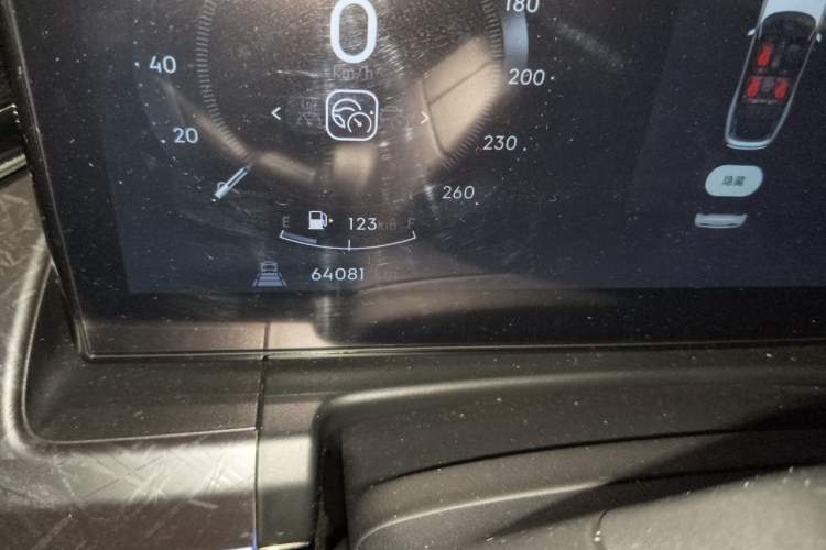 Used Lynk & Co 09 2021 2.0T Halo Six-Seater Odometer Close Up