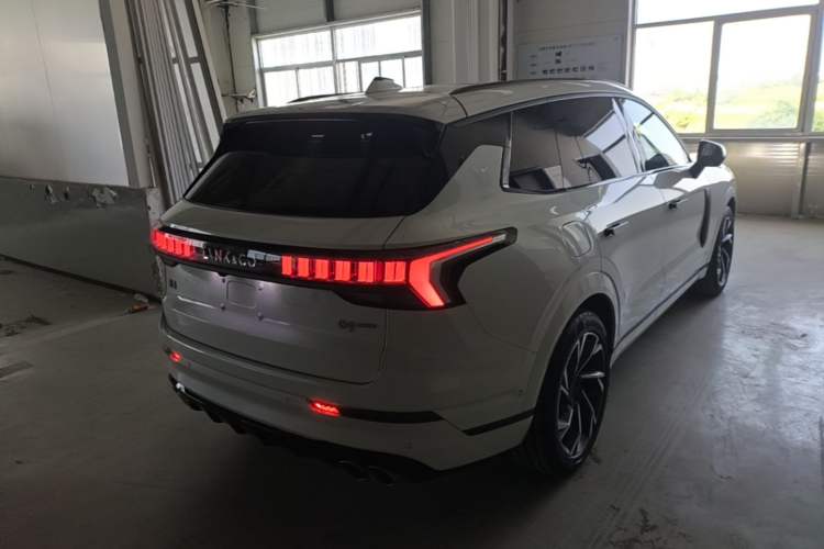 Used Lynk & Co 09 2021 2.0T Ultra Six-Seater Rear Right 45 Deg