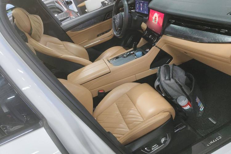 Used Lynk & Co 09 2021 2.0T Halo Six-Seater Right Front Seat