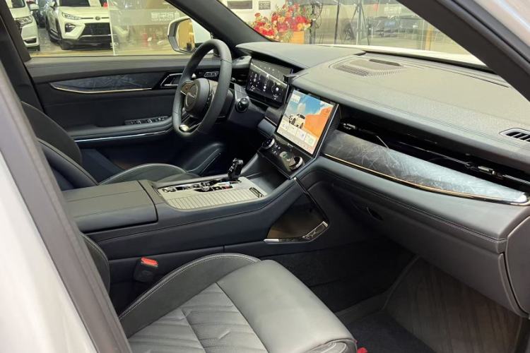 Used Lynk & Co 09 2021 2.0T Halo Six-Seater Right Front Seat