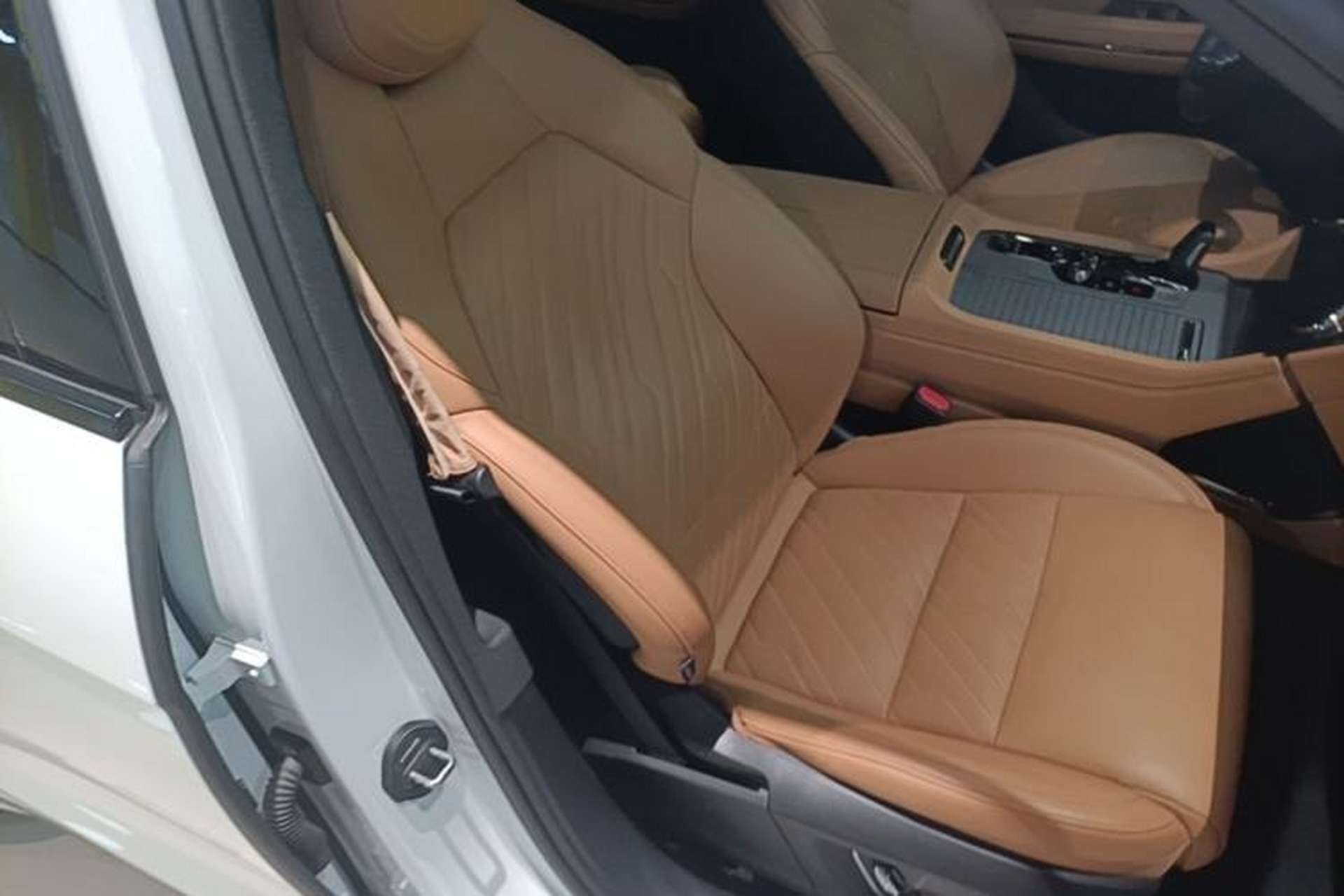 Used Lynk & Co 09 2021 2.0T Halo Six-Seater Right Front Seat