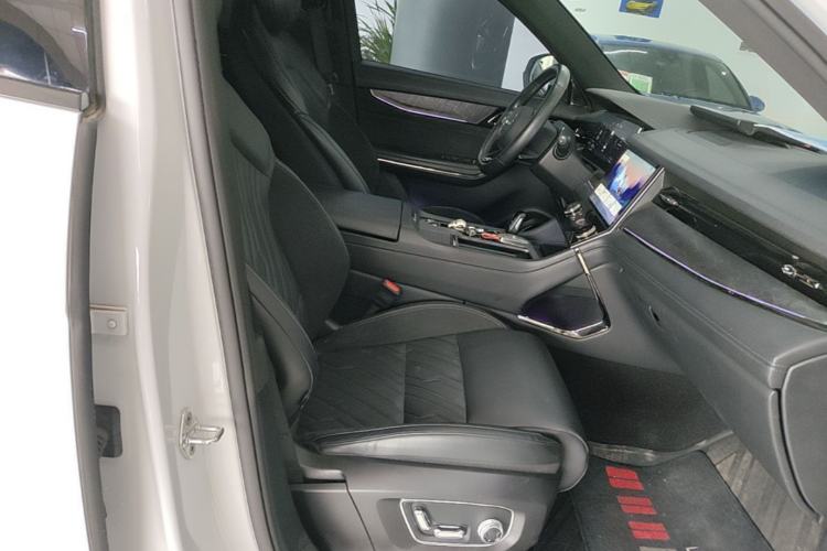 Used Lynk & Co 09 2021 2.0T Halo Six-Seater Right Front Seat