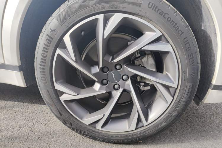 Used Lynk & Co 09 2021 2.0T Halo Six-Seater Right Front Wheel Hub