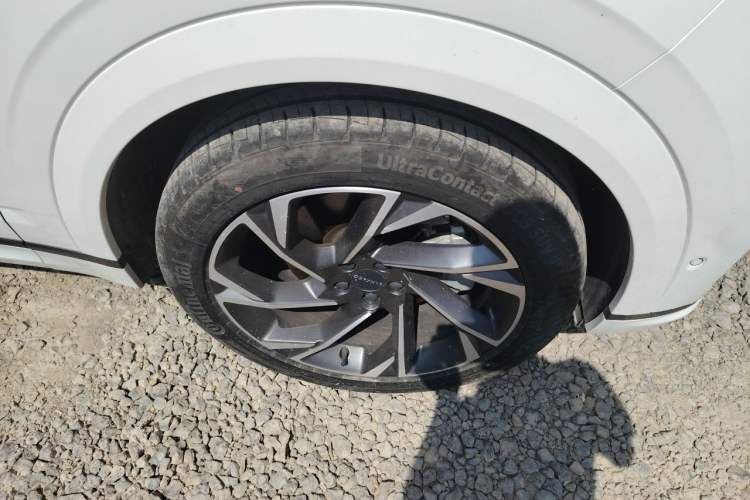 Used Lynk & Co 09 2021 2.0T Halo Six-Seater Right Front Wheel Hub