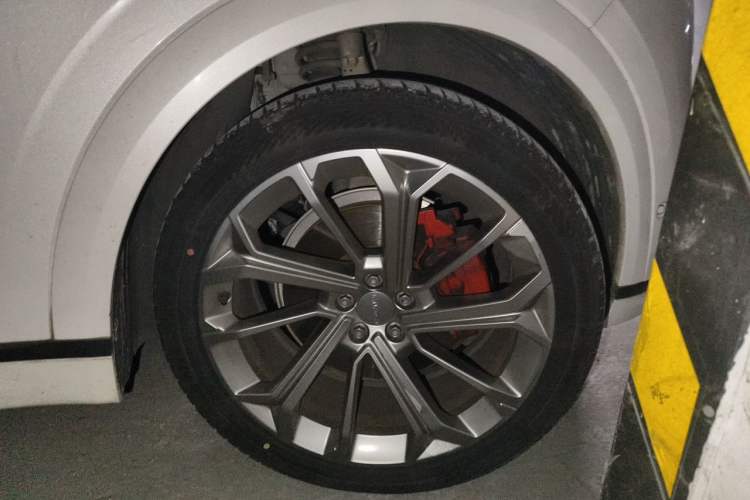 Used Lynk & Co 09 2021 2.0T Halo Six-Seater Right Front Wheel Hub