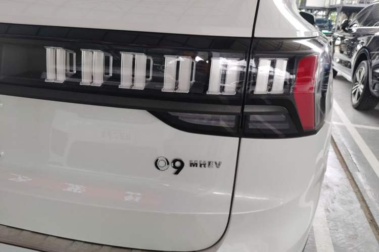 Used Lynk & Co 09 2021 2.0T Halo Six-Seater Right Rear Taillight