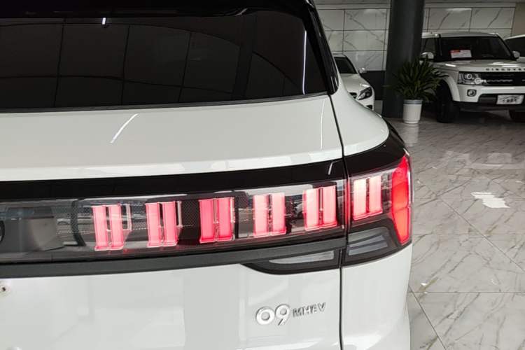Used Lynk & Co 09 2021 2.0T Halo Six-Seater Right Rear Taillight