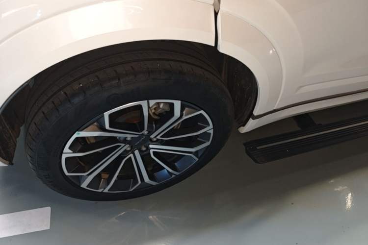 Used Lynk & Co 09 2021 2.0T Ultra 7-Seater Right Rear Wheel Hub