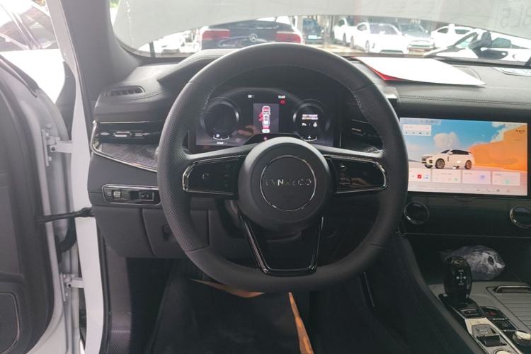 Used Lynk & Co 09 2021 2.0T Halo Six-Seater Steering Wheel