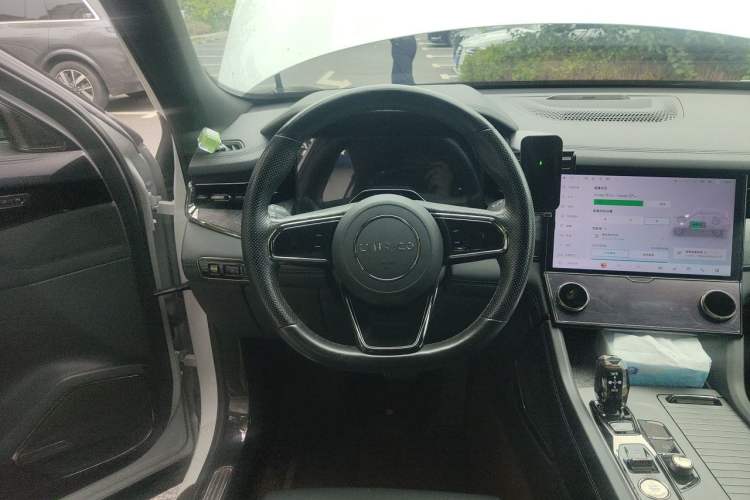 Used Lynk & Co 09 2021 2.0T Halo Six-Seater Steering Wheel