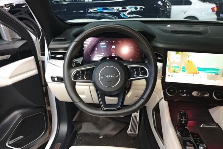 Used Lynk & Co 09 2021 2.0T Ultra 7-Seater Steering Wheel