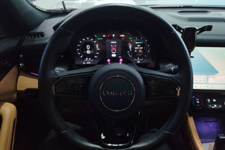 Used Lynk & Co 09 2021 2.0T Halo Six-Seater Steering Wheel