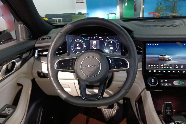 Used Lynk & Co 09 2021 2.0T Ultra Six-Seater Steering Wheel