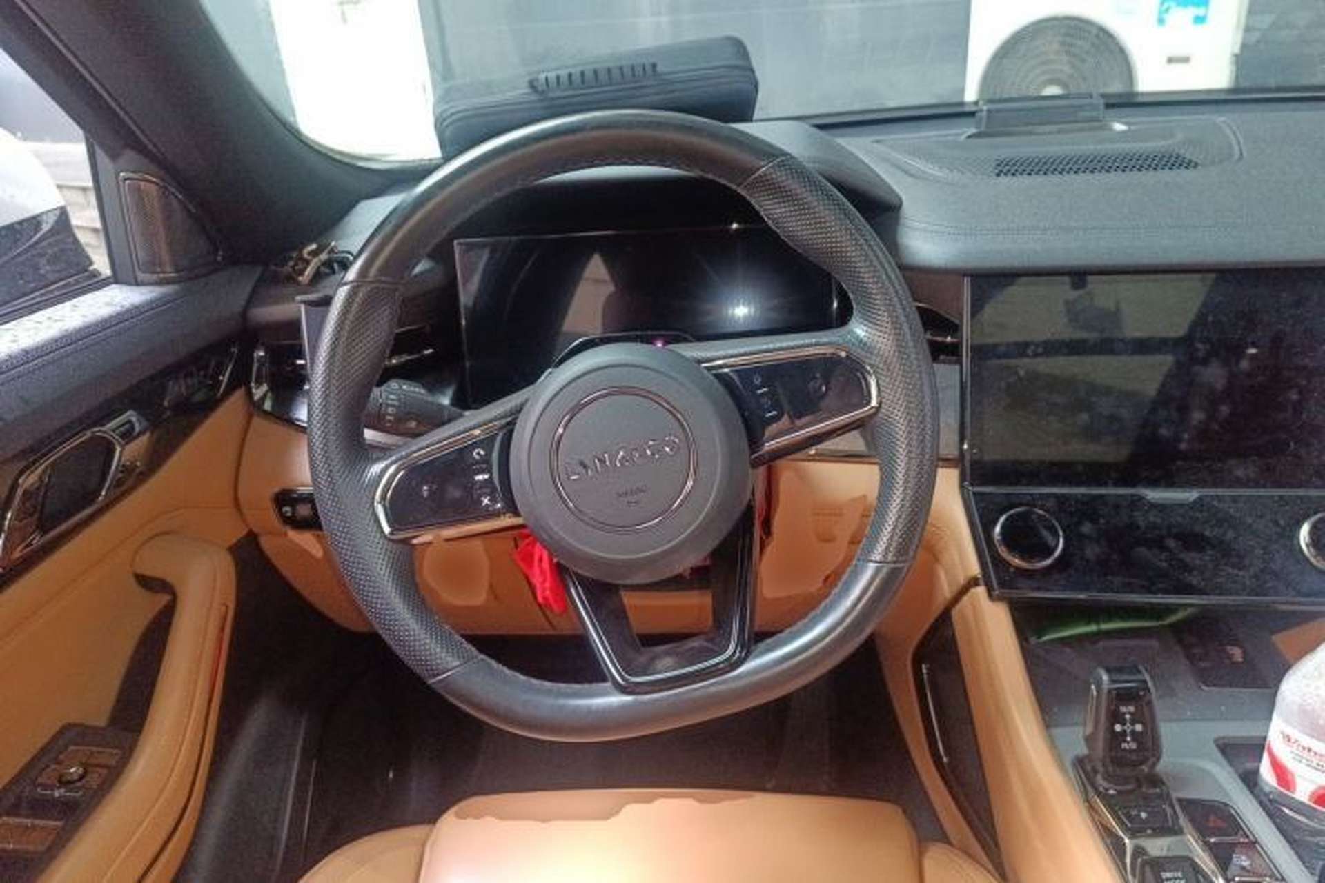 Used Lynk & Co 09 2021 2.0T Halo Six-Seater Steering Wheel