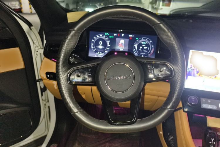 Used Lynk & Co 09 2021 2.0T Halo Six-Seater Steering Wheel